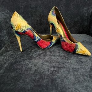 Multi colored pumps